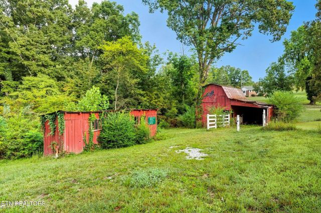 2512 Clearwater Rd, Athens, TN 37303