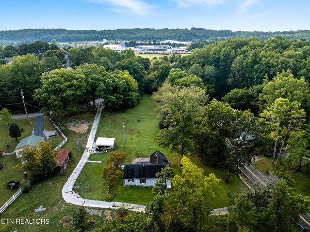 2512 Clearwater Rd, Athens, TN 37303