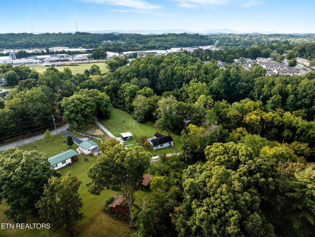 2512 Clearwater Rd, Athens, TN 37303