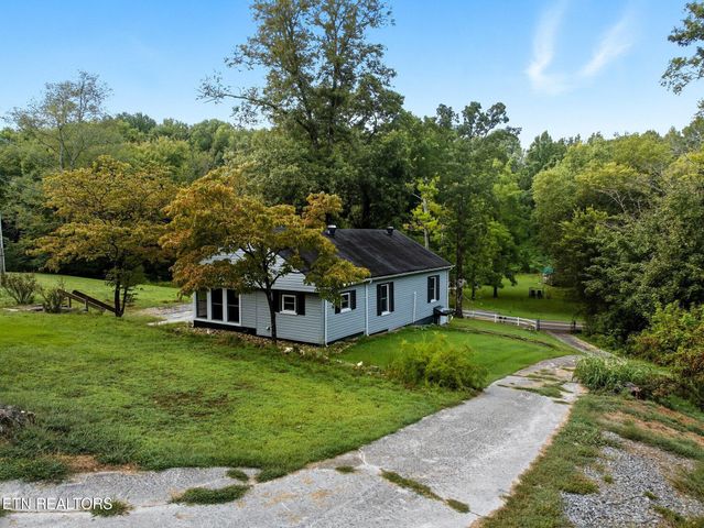2512 Clearwater Rd, Athens, TN 37303