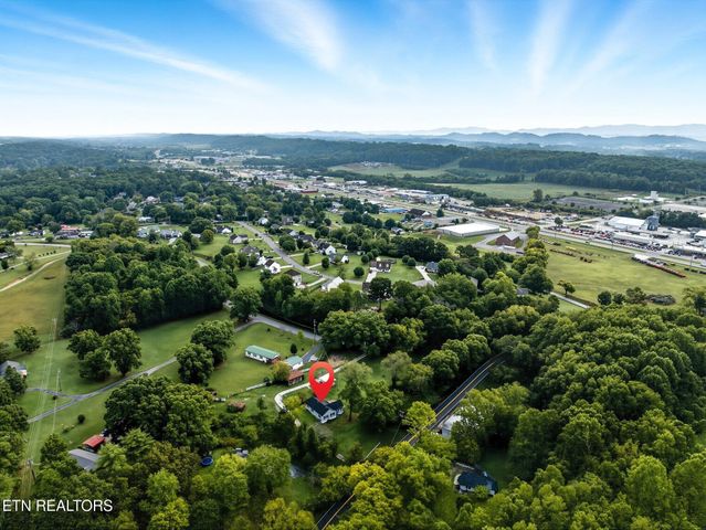 2512 Clearwater Rd, Athens, TN 37303