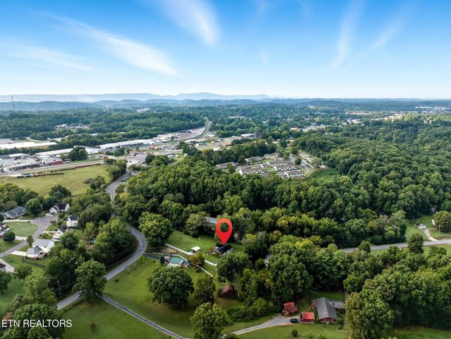 2512 Clearwater Rd, Athens, TN 37303