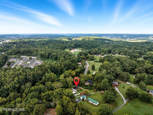 2512 Clearwater Rd, Athens, TN 37303