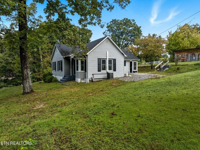 2512 Clearwater Rd, Athens, TN 37303