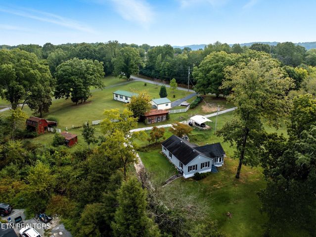 2512 Clearwater Rd, Athens, TN 37303