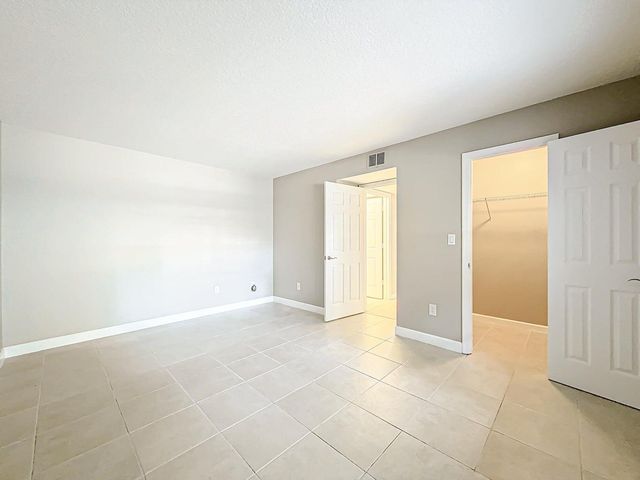 1020 CRYSTAL Way M, Delray Beach, FL 33444