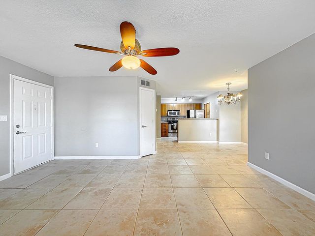 1020 CRYSTAL Way M, Delray Beach, FL 33444