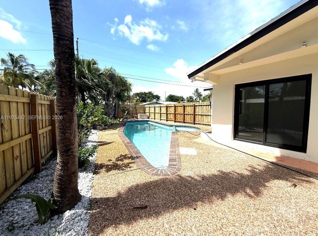 4021 NE 17th Ter, Oakland Park, FL 33334