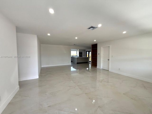 4021 NE 17th Ter, Oakland Park, FL 33334