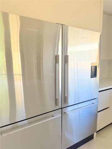 4021 NE 17th Ter, Oakland Park, FL 33334