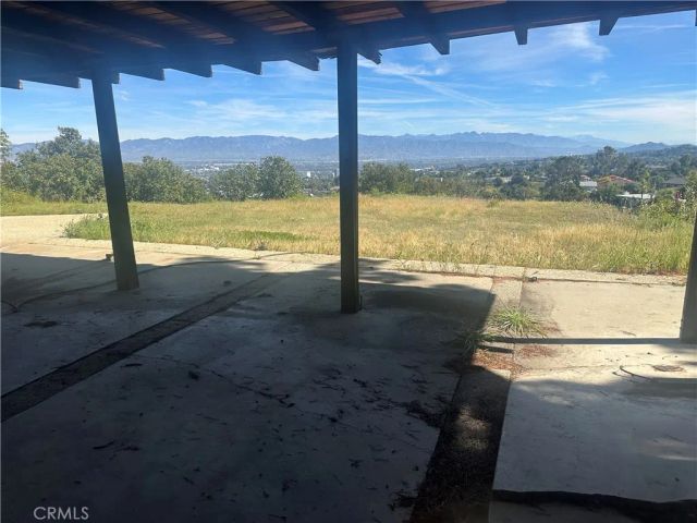 16986 Encino Hills Drive, Encino, CA 91436