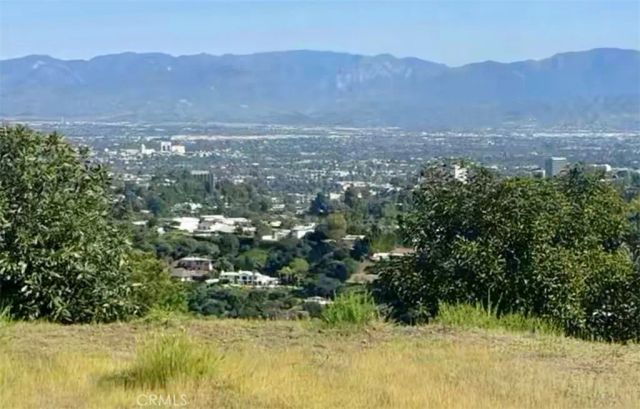 16986 Encino Hills Drive, Encino, CA 91436