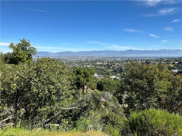 16986 Encino Hills Drive, Encino, CA 91436