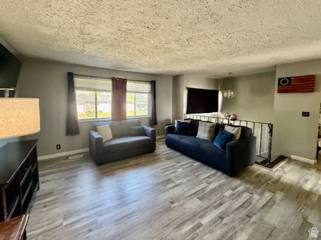 3867 S 6580 W, West Valley City, UT 84128