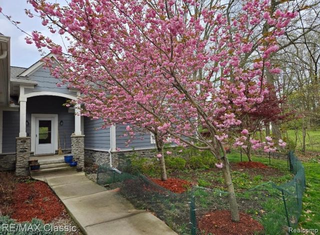 3699 Old Plank Road, Milford, MI 48381