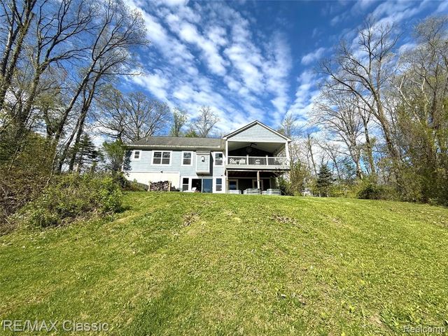 3699 Old Plank Road, Milford, MI 48381