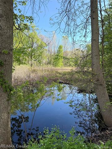 3699 Old Plank Road, Milford, MI 48381