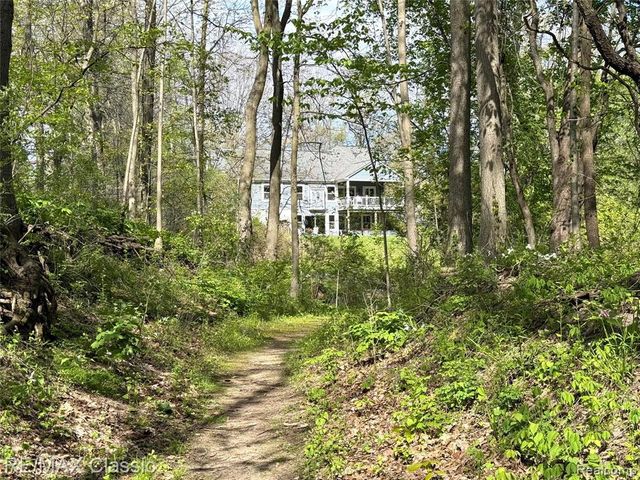 3699 Old Plank Road, Milford, MI 48381