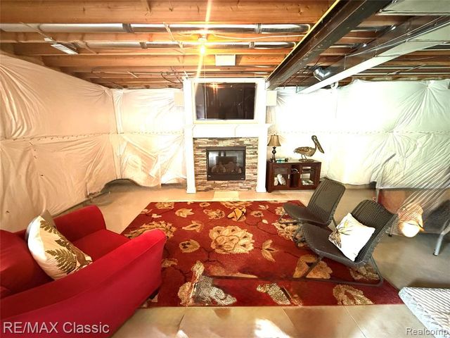 3699 Old Plank Road, Milford, MI 48381