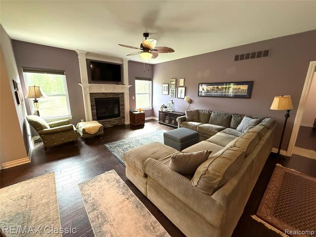 3699 Old Plank Road, Milford, MI 48381