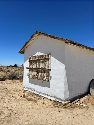 39165 240th Street E, Palmdale, CA 93591