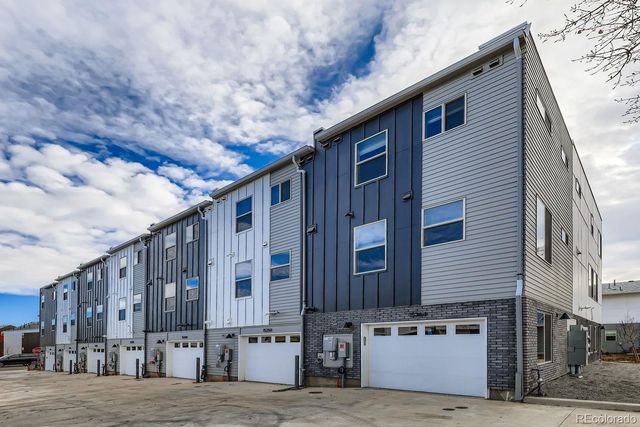 15354 W 69th Avenue, Arvada, CO 80007