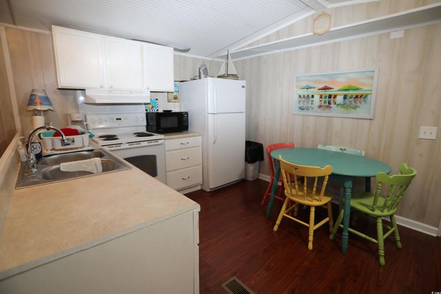 724 1st St., Murrells Inlet, SC 29576