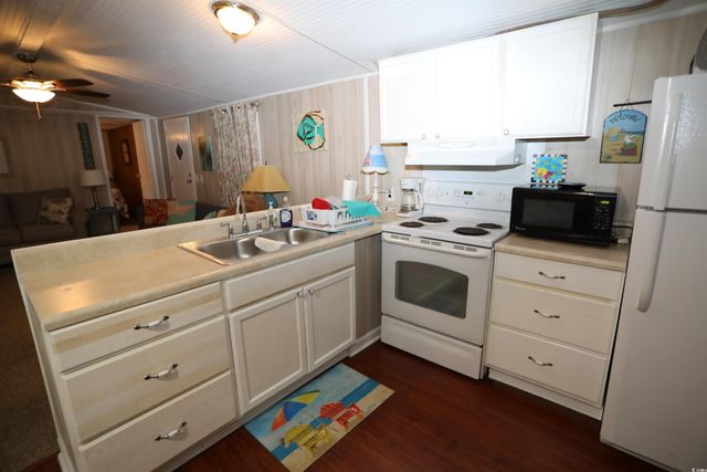 724 1st St., Murrells Inlet, SC 29576