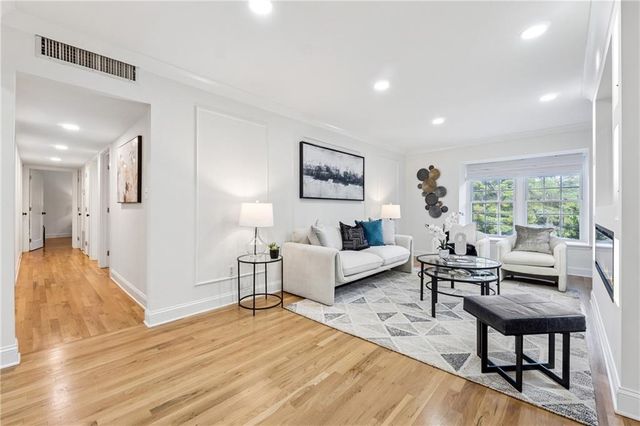 106 La Rue Place NW, Atlanta, GA 30327