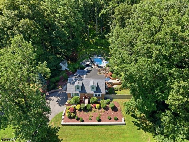 70 Old Mountain Rd, Clinton Twp., NJ 08833
