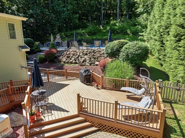 70 Old Mountain Rd, Clinton Twp., NJ 08833