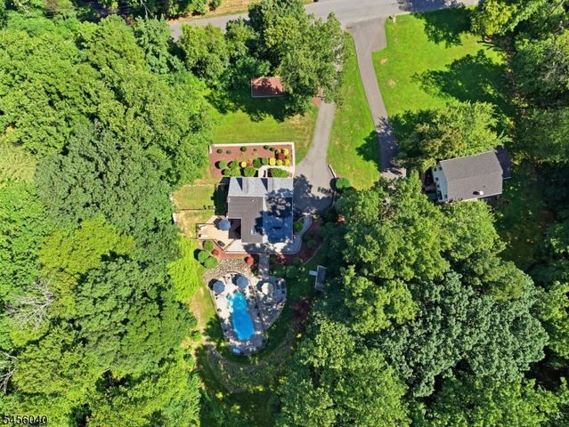 70 Old Mountain Rd, Clinton Twp., NJ 08833