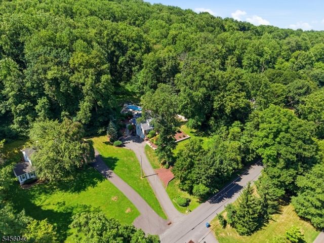 70 Old Mountain Rd, Clinton Twp., NJ 08833