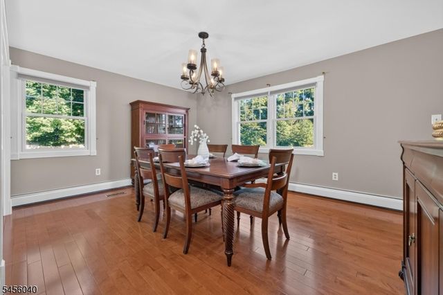 70 Old Mountain Rd, Clinton Twp., NJ 08833