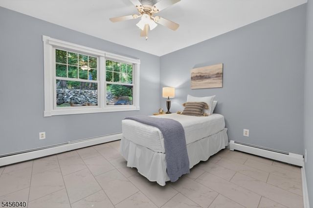 70 Old Mountain Rd, Clinton Twp., NJ 08833