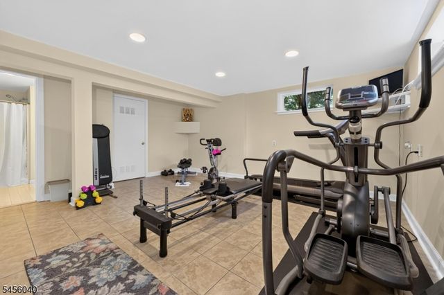 70 Old Mountain Rd, Clinton Twp., NJ 08833