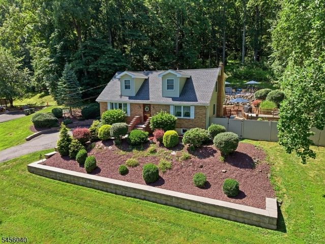 70 Old Mountain Rd, Clinton Twp., NJ 08833