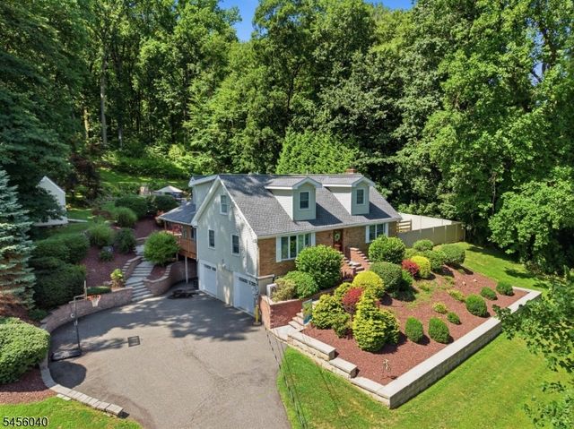 70 Old Mountain Rd, Clinton Twp., NJ 08833
