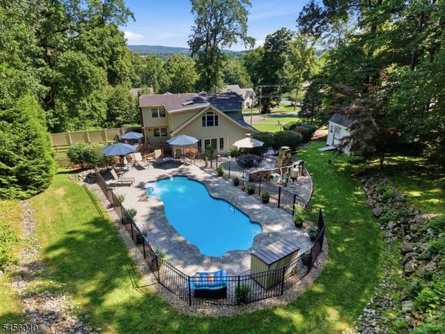 70 Old Mountain Rd, Clinton Twp., NJ 08833