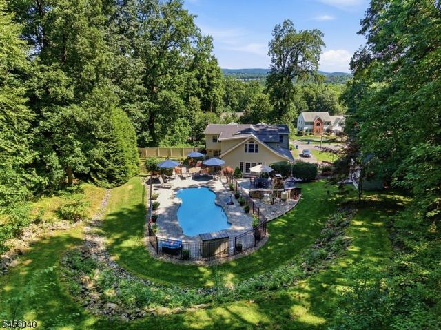 70 Old Mountain Rd, Clinton Twp., NJ 08833