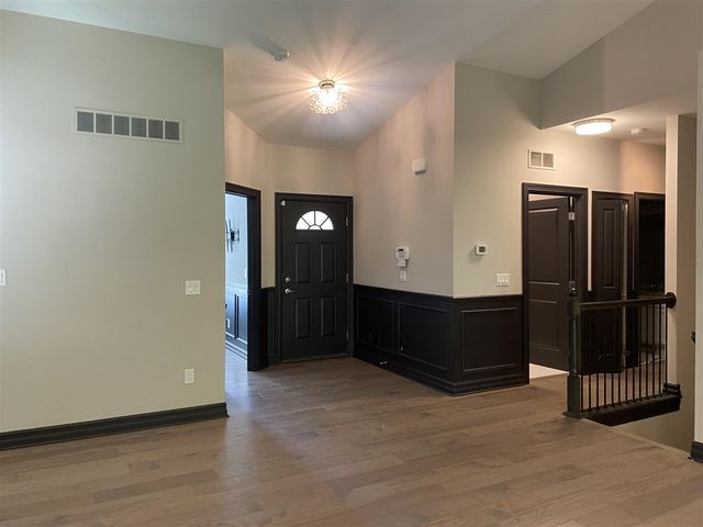 9915 Wayne Road, Livonia, MI 48150