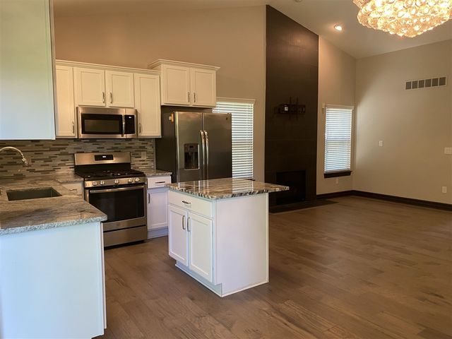9915 Wayne Road, Livonia, MI 48150