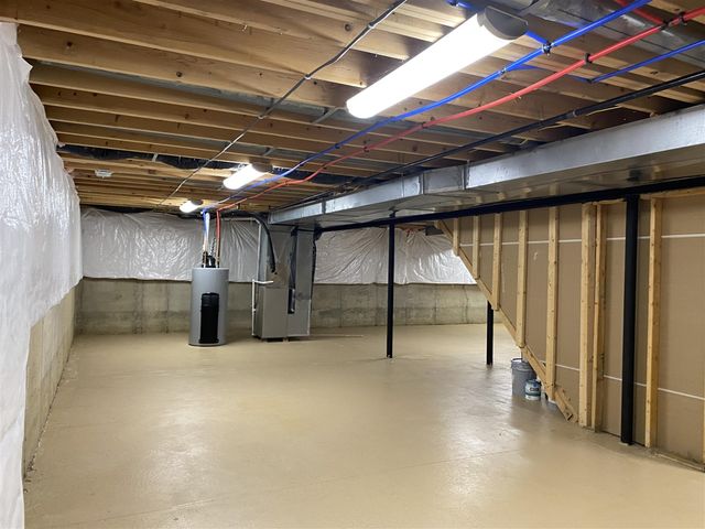 9915 Wayne Road, Livonia, MI 48150