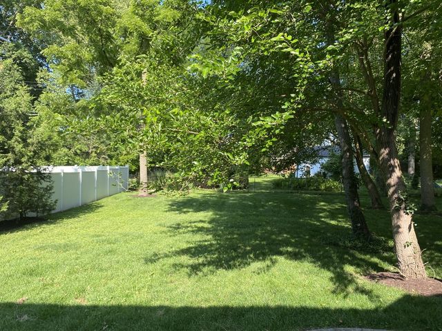 9915 Wayne Road, Livonia, MI 48150