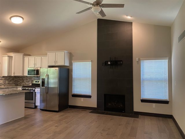 9915 Wayne Road, Livonia, MI 48150