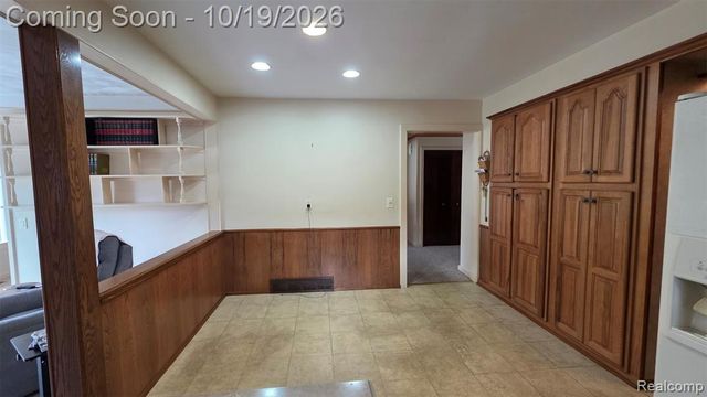 2351 Alexander Drive, Troy, MI 48083