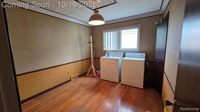 2351 Alexander Drive, Troy, MI 48083