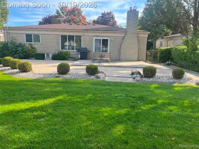 2351 Alexander Drive, Troy, MI 48083
