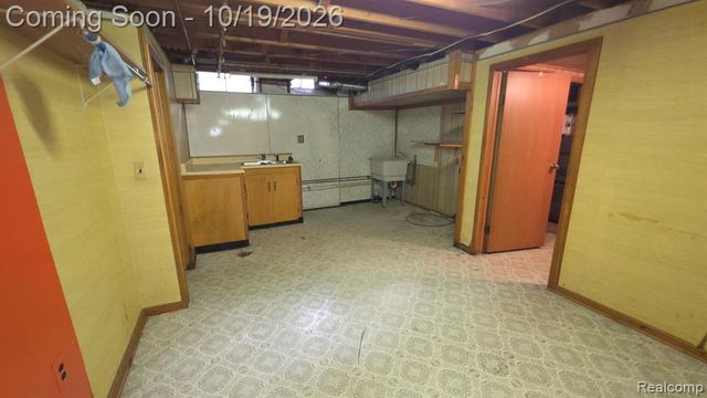 2351 Alexander Drive, Troy, MI 48083