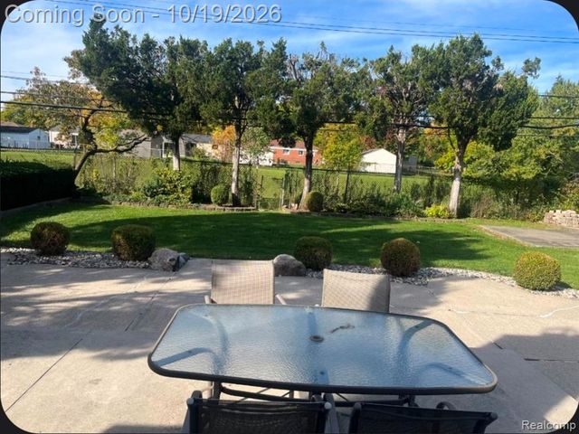 2351 Alexander Drive, Troy, MI 48083